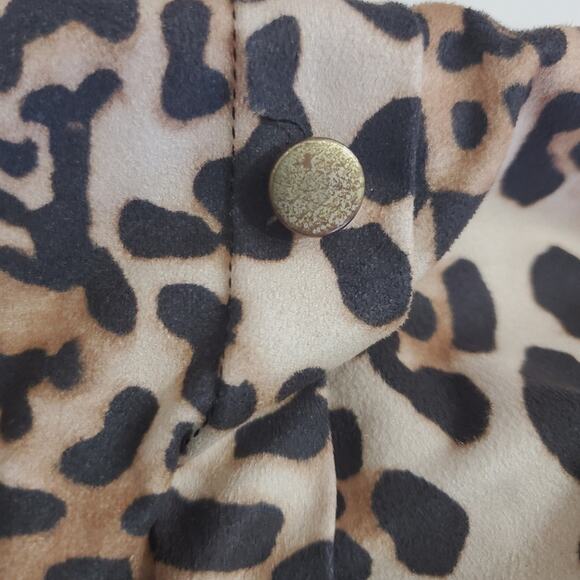 iJoah | Leopard Print Soft and Stretchy Button Front Skater Skirt - Picture 5 of 7